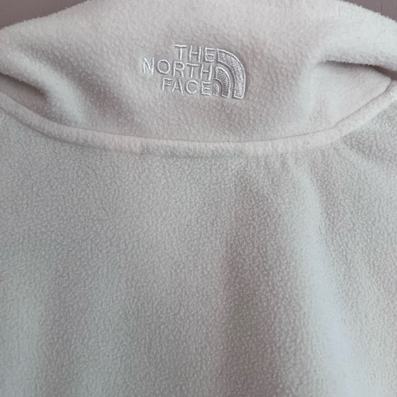 The North Face Beige and White Fleece Pullover - Picture 5 of 6